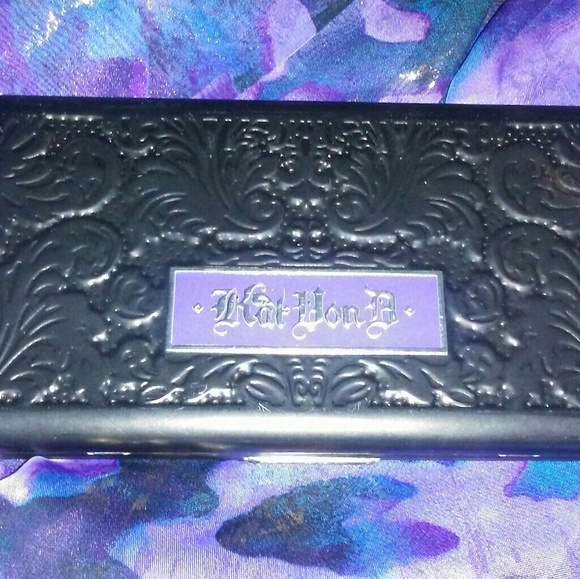 ⭐✨Kat Von D RARE Palette Bundle⭐✨ - Picture 2 of 3